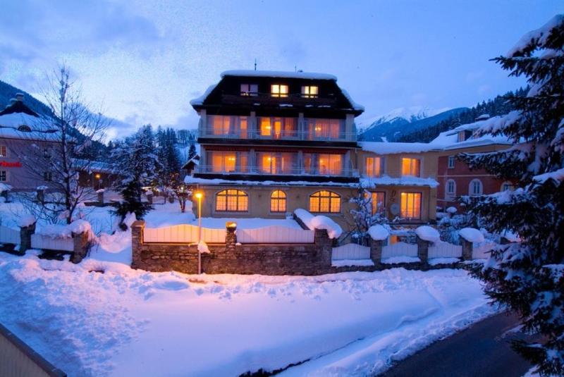 Der Lindenhof - Genel