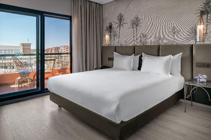 Red Hotel - Oda