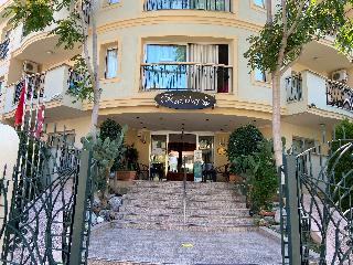 Club Karakas Apart
