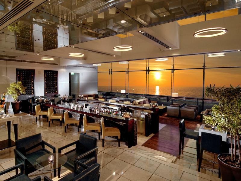 Hyatt Regency Galleria Residence Dubai - Bar