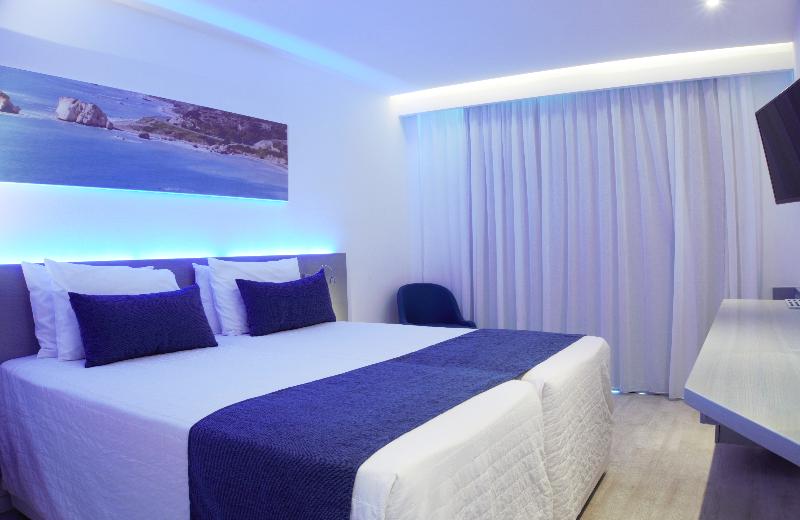 Anonymous Beach Hotel - Oda