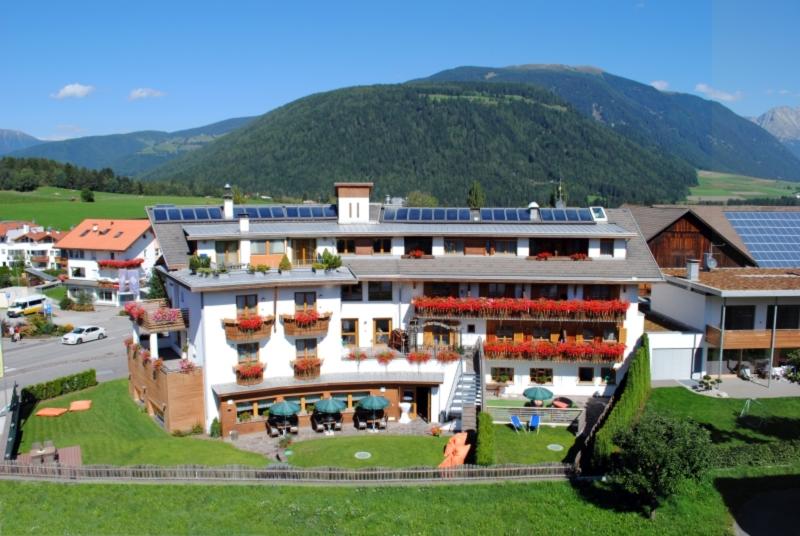 Alp Cron Moarhof - Genel