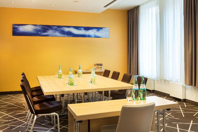 Park Inn by Radisson Stuttgart - Aktivite