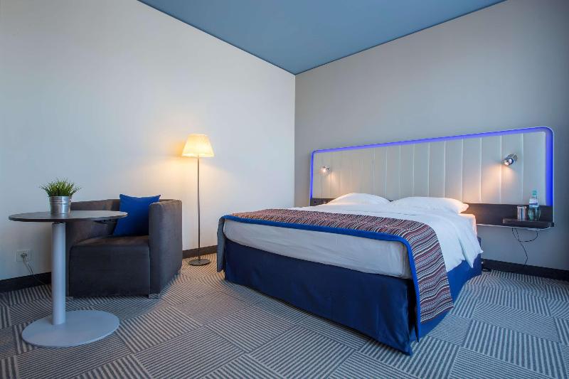 Park Inn by Radisson Stuttgart - Genel
