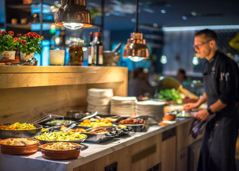 Park Inn by Radisson Stuttgart - Restoran