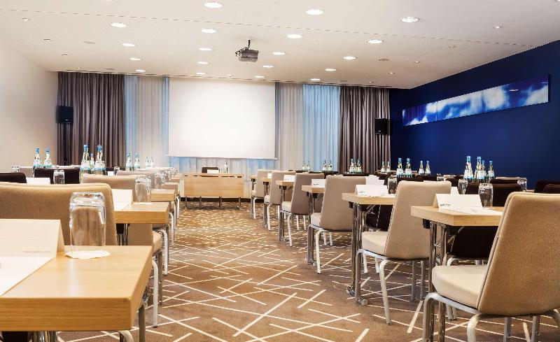 Park Inn by Radisson Stuttgart - Restoran