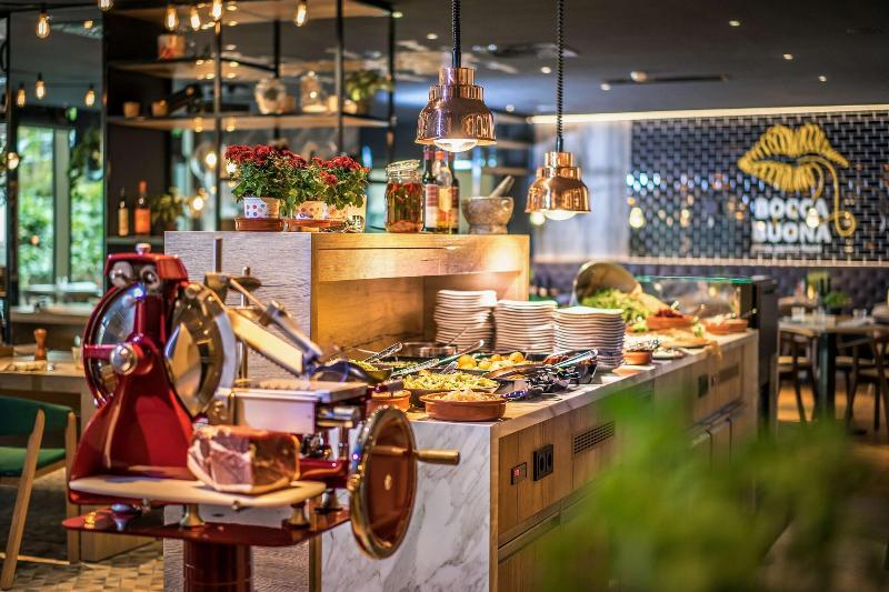 Park Inn by Radisson Stuttgart - Restoran