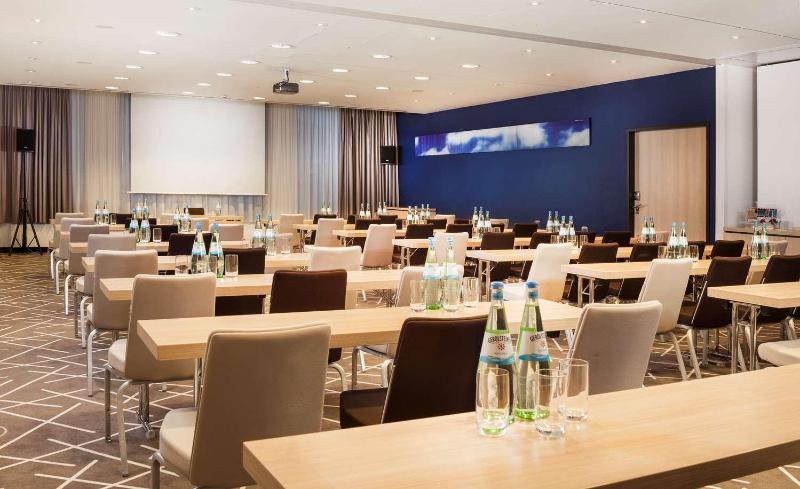 Park Inn by Radisson Stuttgart - Teras