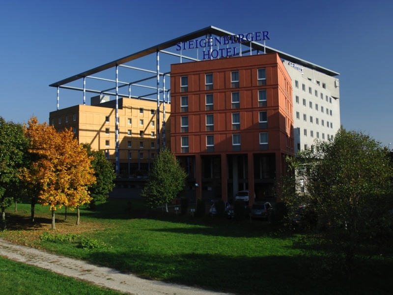 Trans World Hotel Donauwelle - Genel