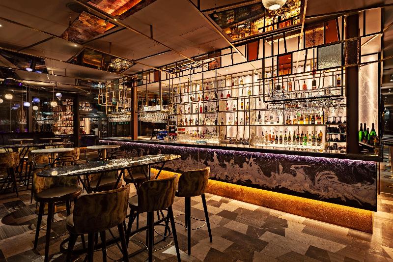 DoubleTree by Hilton Tower of London - Bar