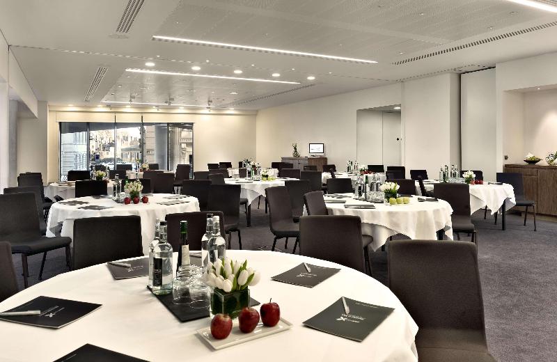 DoubleTree by Hilton Tower of London - Toplantı