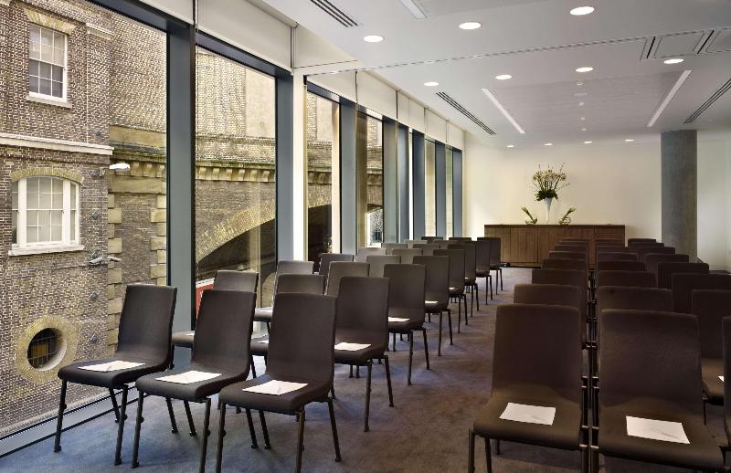 DoubleTree by Hilton Tower of London - Toplantı