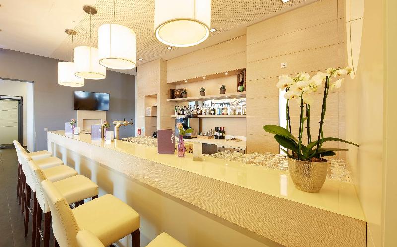 Four Points Flex by Sheraton Koblenz - Bar