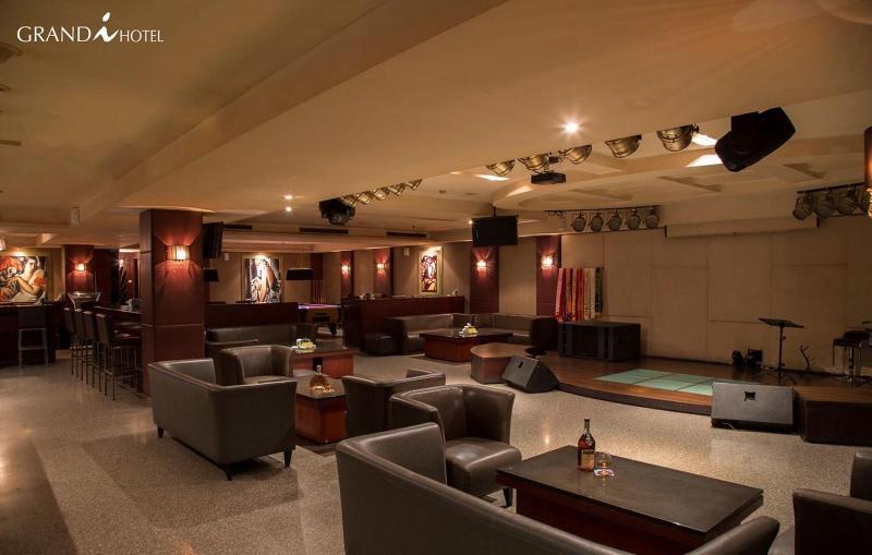 Grand I Hotel Batam - Bar