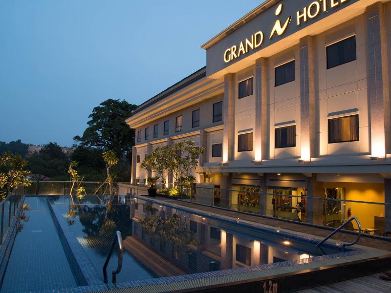 Grand I Hotel Batam - Havuz