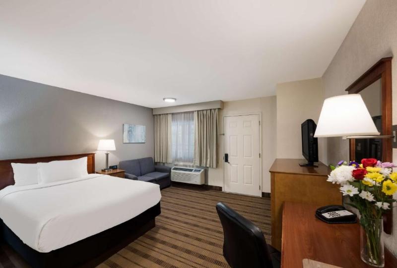 SureStay Plus by Best Western Woodbury Inn - Oda