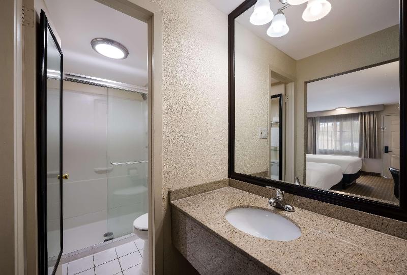 SureStay Plus by Best Western Woodbury Inn - Oda