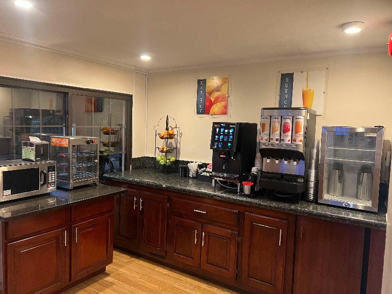 SureStay Plus by Best Western Woodbury Inn - Restoran