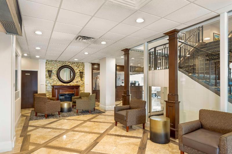 Best Western Mill River Manor - Lobi