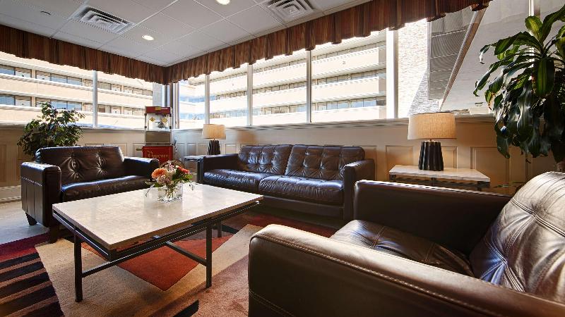 Best Western Mill River Manor - Lobi