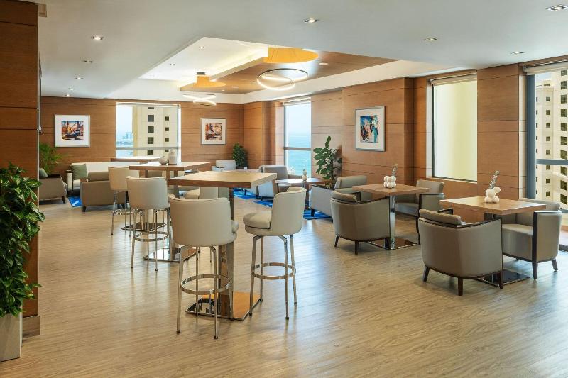 Delta Hotels by Marriott Jumeirah Beach - Lobi