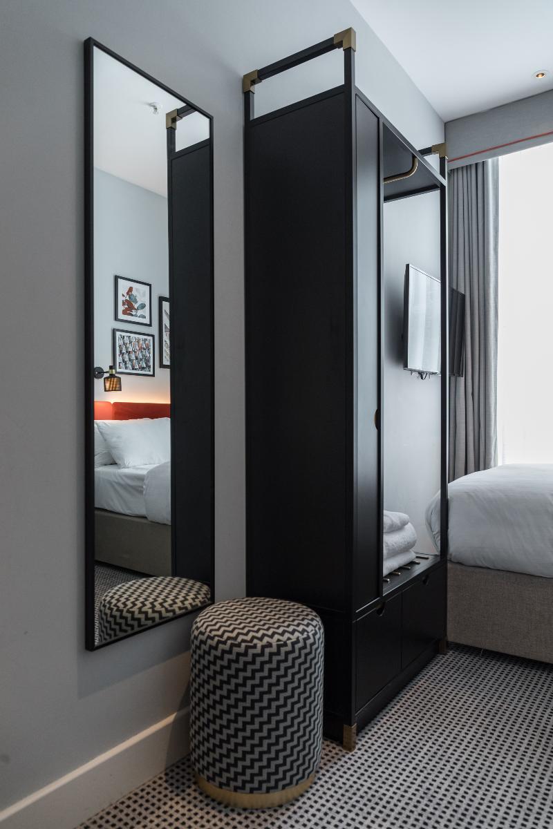 Mornington London Kensington BW Premier Collection - Oda