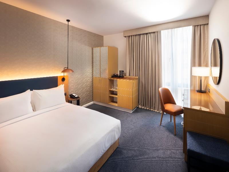 Hilton Garden Inn Bristol City Centre - Genel