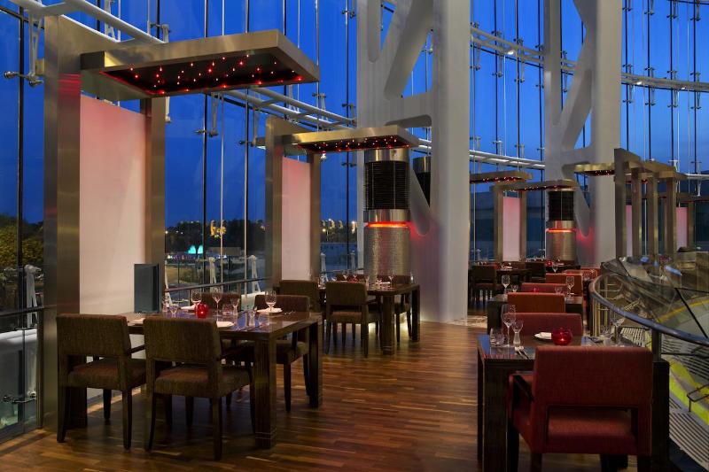 Millennium Al Rawdah Hotel Abu Dhabi - Restoran