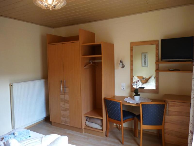 Gasthof Zur Post und Nebenhauser - Genel