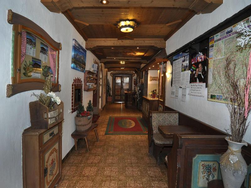 Kaiserhotel Oberndorf - Lobi