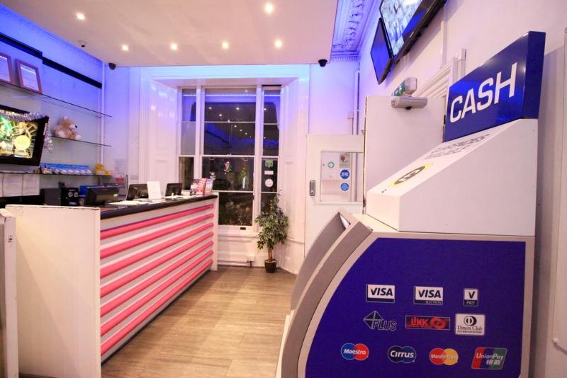 Smart Hyde Park Inn - Lobi