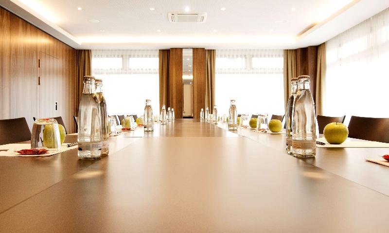 Derag Livinghotel Düsseldorf - Toplantı