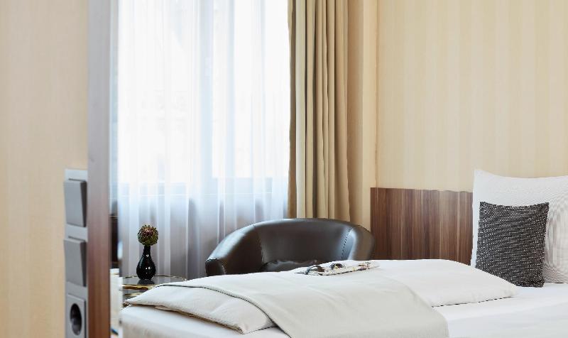 Derag Livinghotel Düsseldorf - Oda