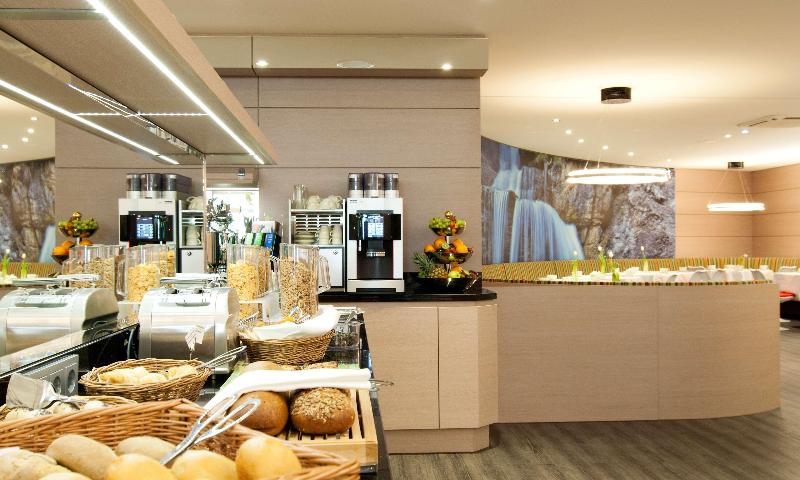 Derag Livinghotel Düsseldorf - Restoran