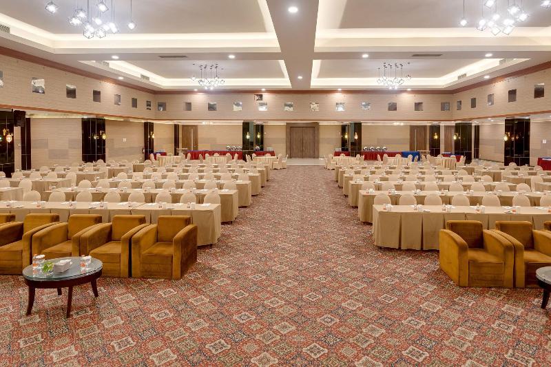 Pangeran Pekanbaru - Toplantı