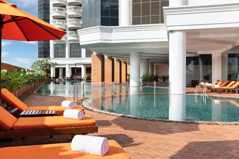 lebua at State Tower - Havuz