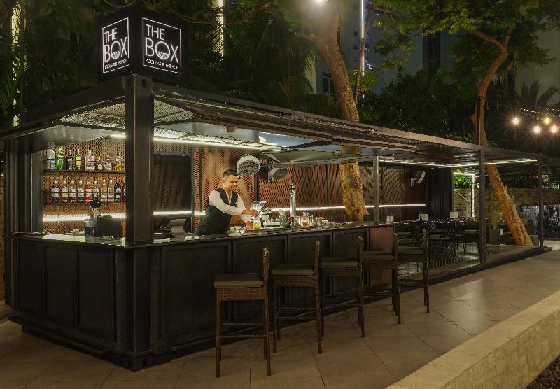 Pullman Jakarta Central Park - Bar