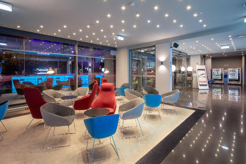 Holiday Inn Express Lisbon Alfragide - Lobi