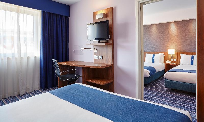 Holiday Inn Express Lisbon Alfragide - Oda