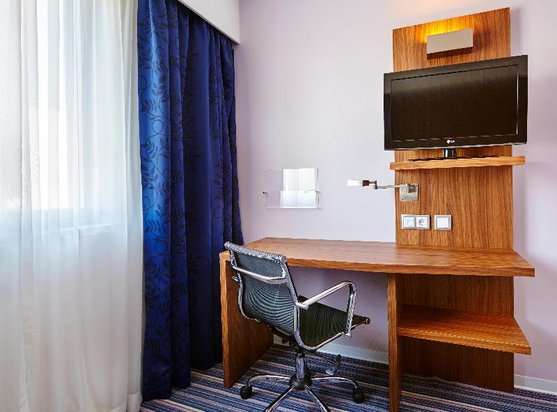 Holiday Inn Express Lisbon Alfragide - Oda