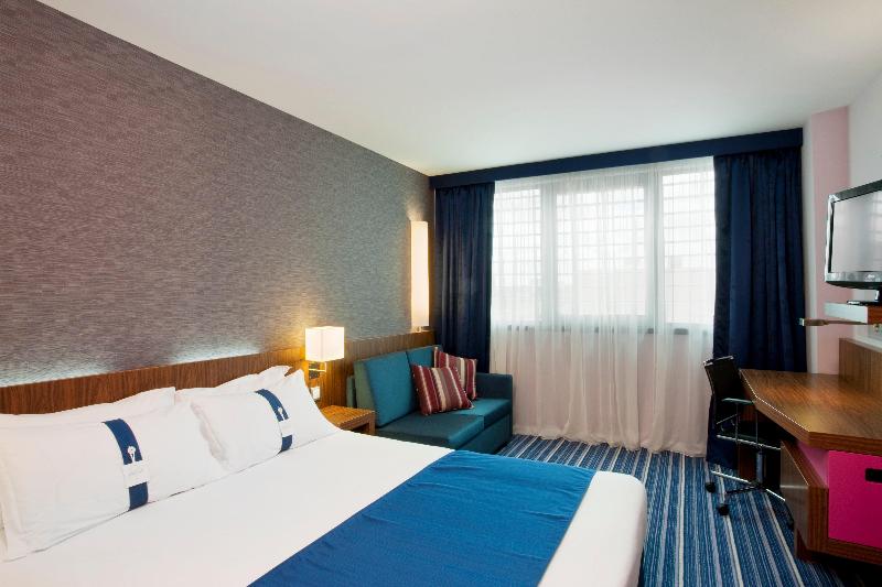 Holiday Inn Express Lisbon Alfragide - Oda