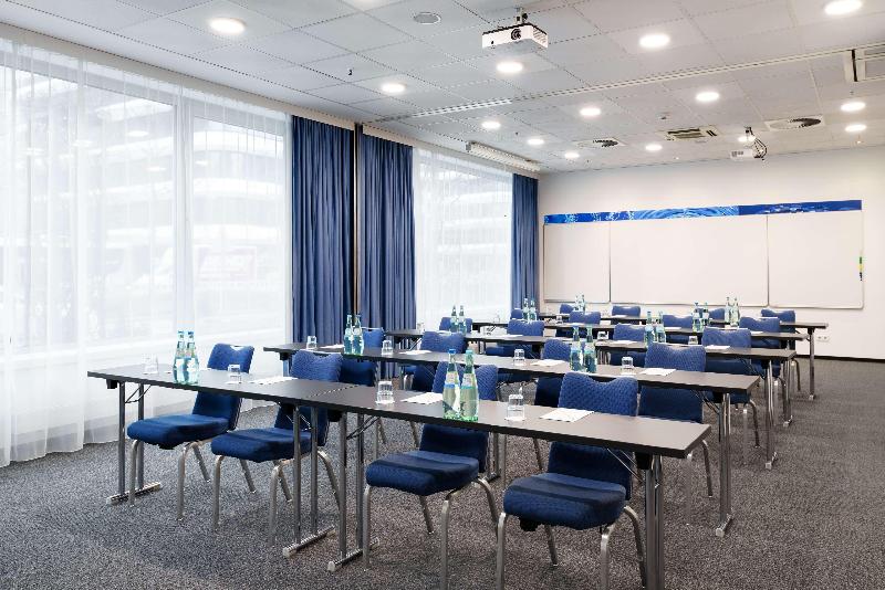 Park Inn by Radisson Frankfurt Airport - Toplantı