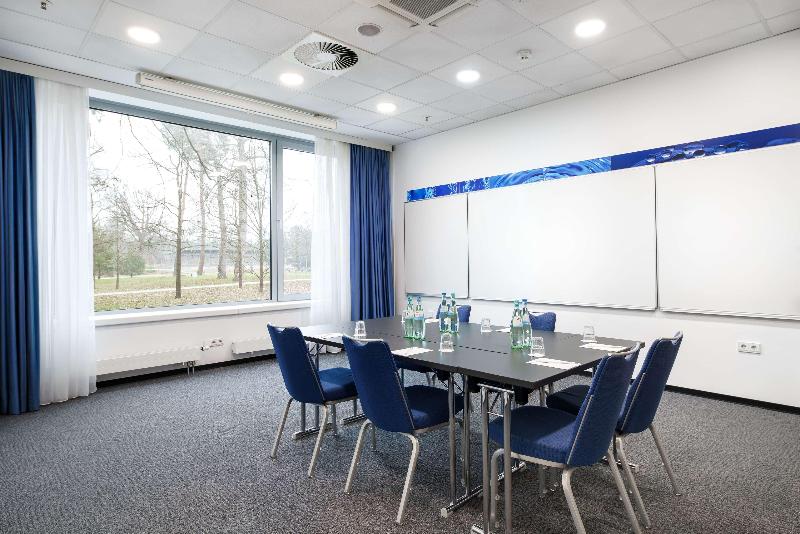 Park Inn by Radisson Frankfurt Airport - Toplantı