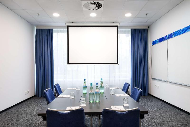 Park Inn by Radisson Frankfurt Airport - Toplantı
