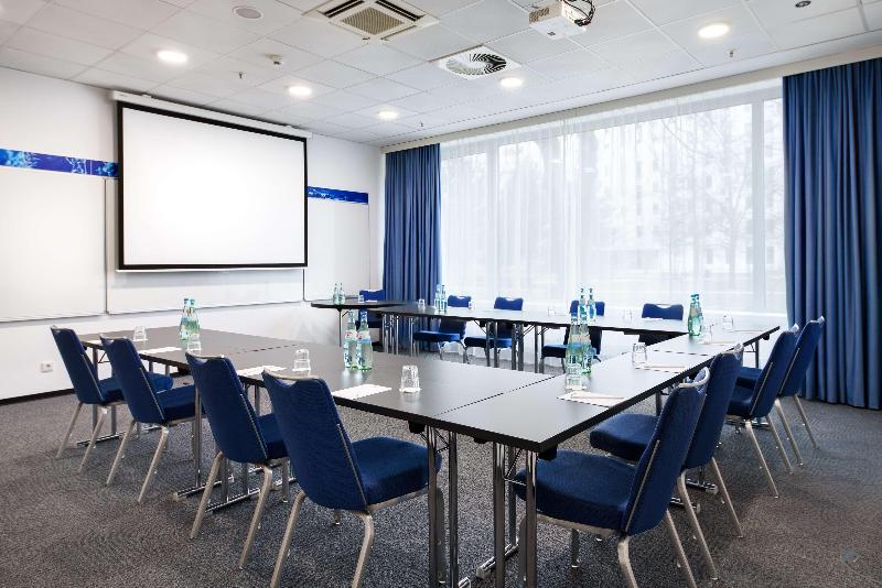 Park Inn by Radisson Frankfurt Airport - Toplantı