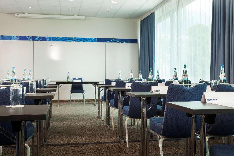 Park Inn by Radisson Frankfurt Airport - Toplantı