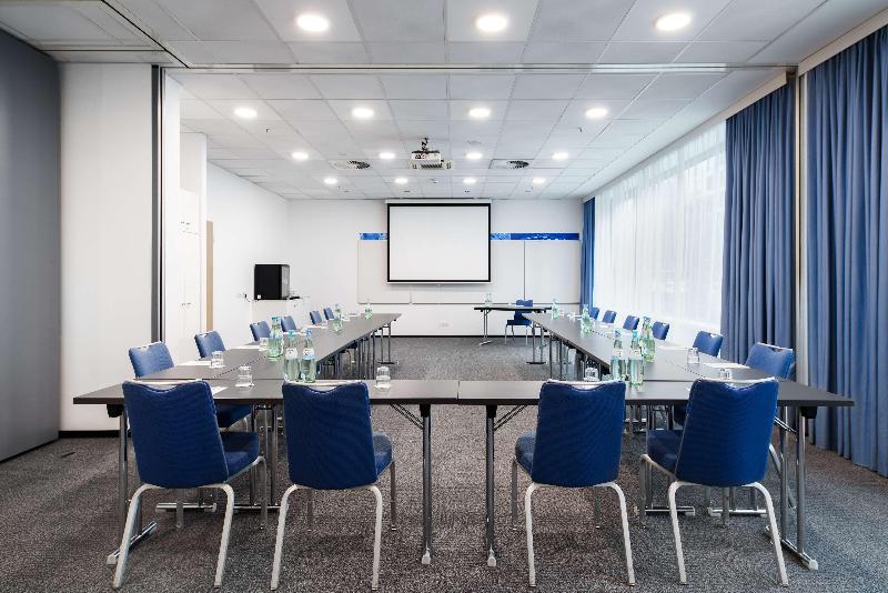 Park Inn by Radisson Frankfurt Airport - Toplantı