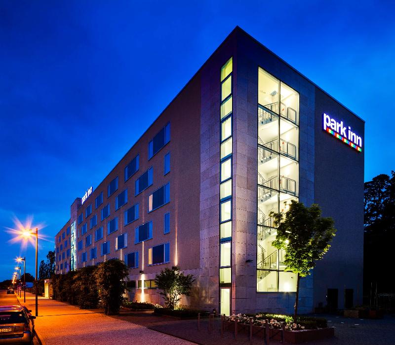 Park Inn by Radisson Frankfurt Airport - Genel