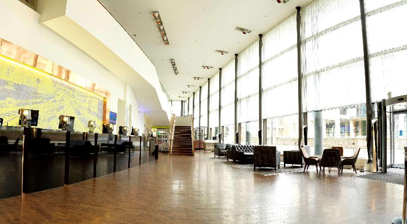 DoubleTree by Hilton Manchester - Piccadilly - Lobi