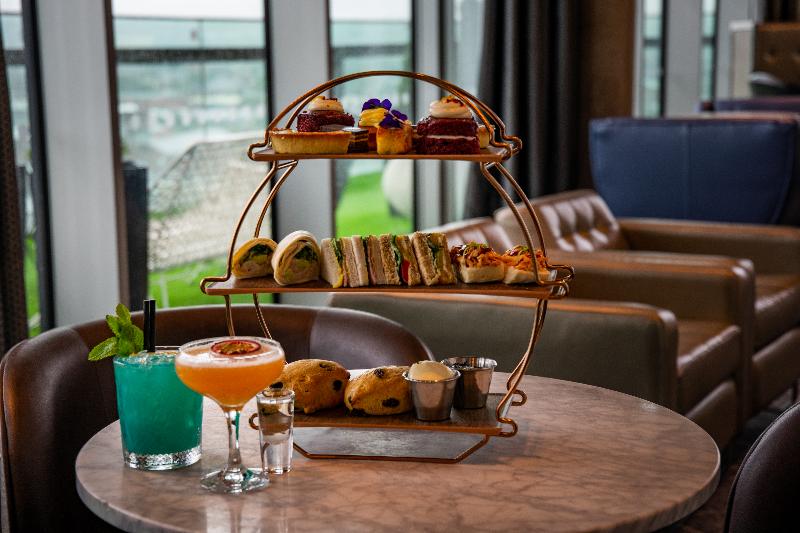 DoubleTree by Hilton Leeds City Centre - Bar
